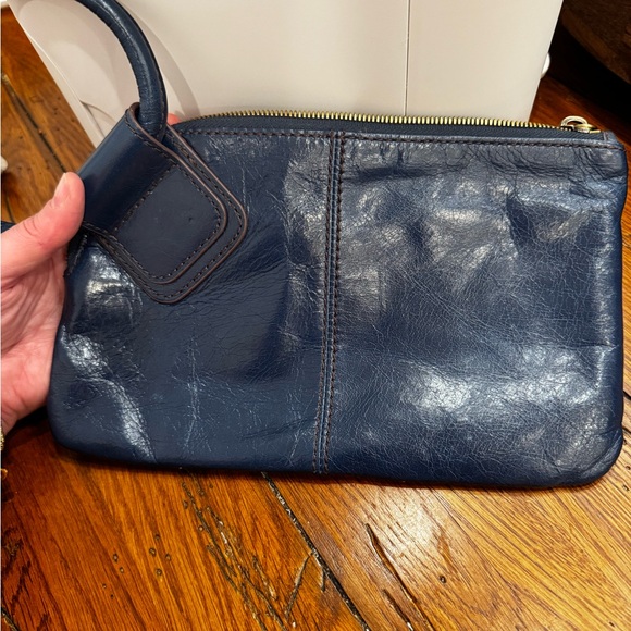 HOBO Sable Wristlet - Picture 11 of 13